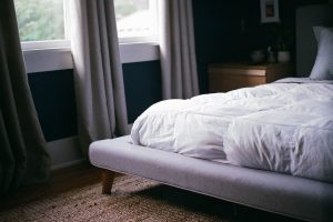 El colchón en el suelo para dormir: ¿Es una buena idea? Lo explicamos -  Matiner